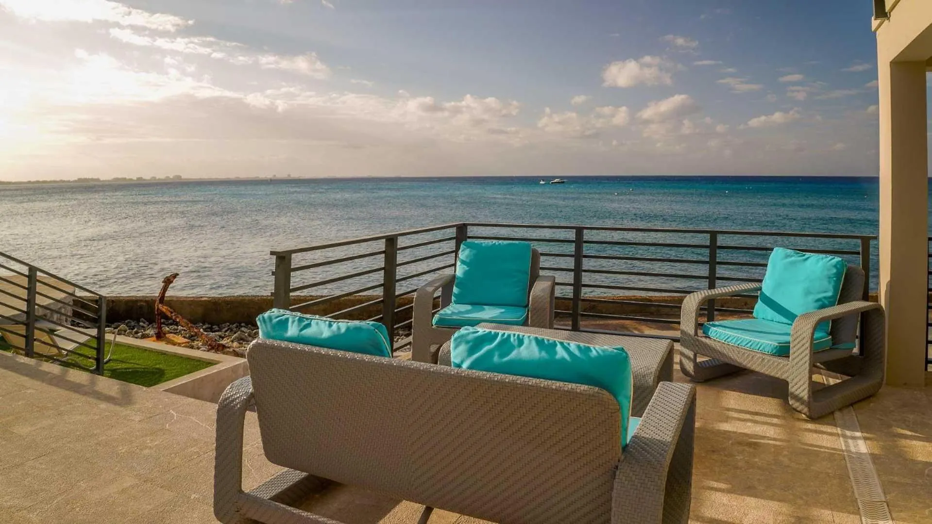 Seven Mile View Condo #3A West Bay Ferienhaus