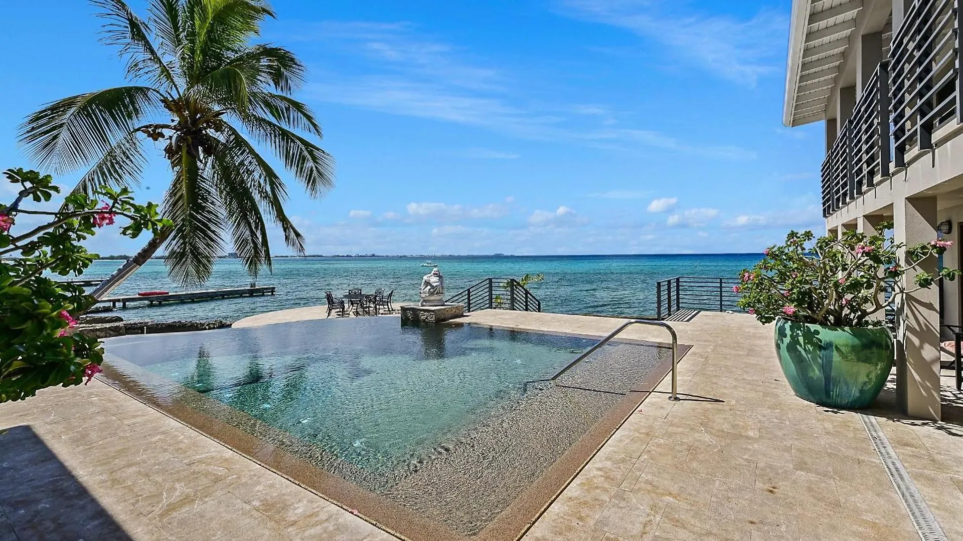 Seven Mile View Condo #3A West Bay 0*,  Kaimaninseln